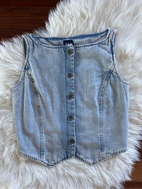 NWOT GAP high neck, light wash,  sleeveless, button down denim vest XXS